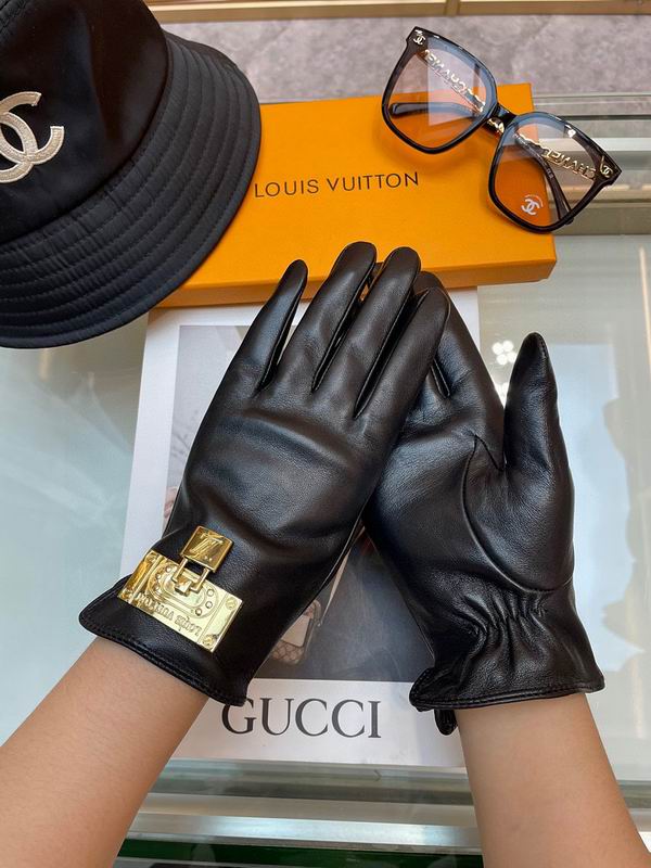 LV gloves hm29